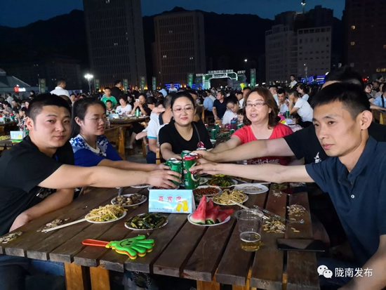 好嗨喲！隴南第一屆青島啤酒節(jié)開幕啦，為期8天